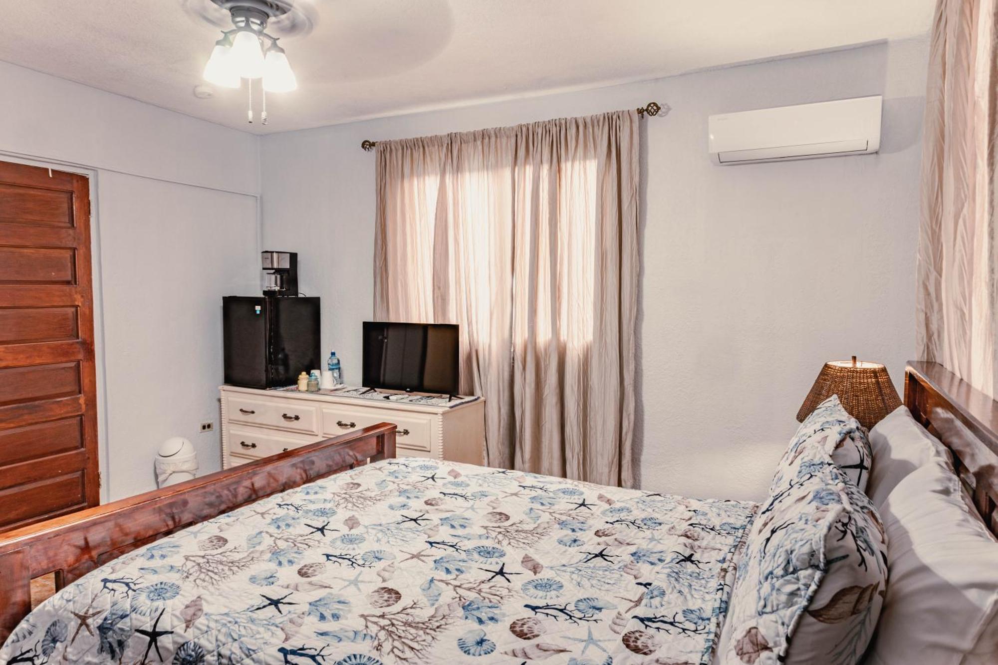 Bonefish Hotel Дангрига Экстерьер фото